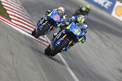 Aleix Espargaró prueba el nuevo motor Suzuki