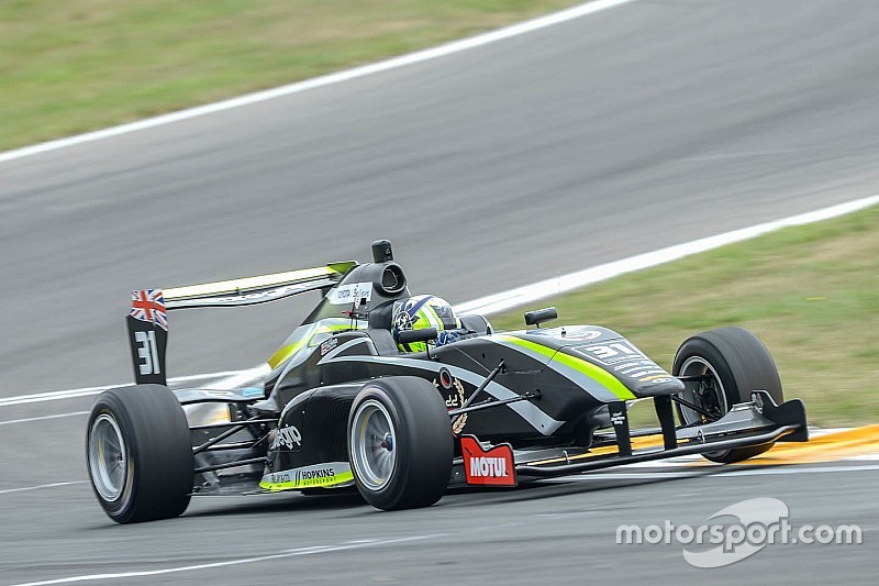 Norris segura pressão de Piquet e vence primeira em Taupo