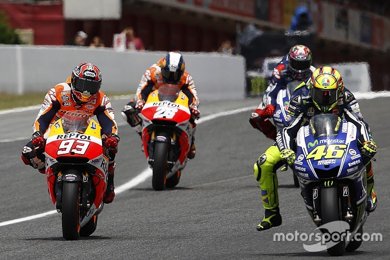 Márquez estaría dispuesto a darle la mano a Rossi