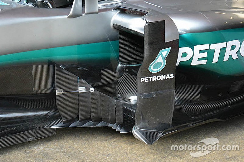 La Mercedes scompone il deviatore di flusso in sei parti!