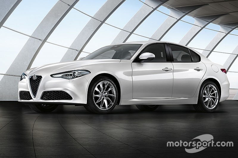 Alfa Romeo onthult eindelijk de Giulia in standaarduitvoering