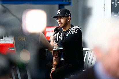 Hamilton onder de indruk van progressie bij Ferrari