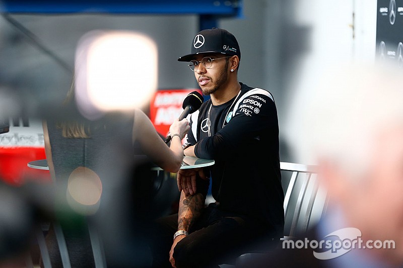 Hamilton onder de indruk van progressie bij Ferrari