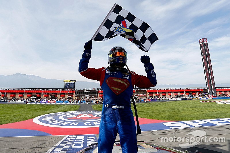 'Superman' Jimmie Johnson passeert Dale Sr. op erelijst