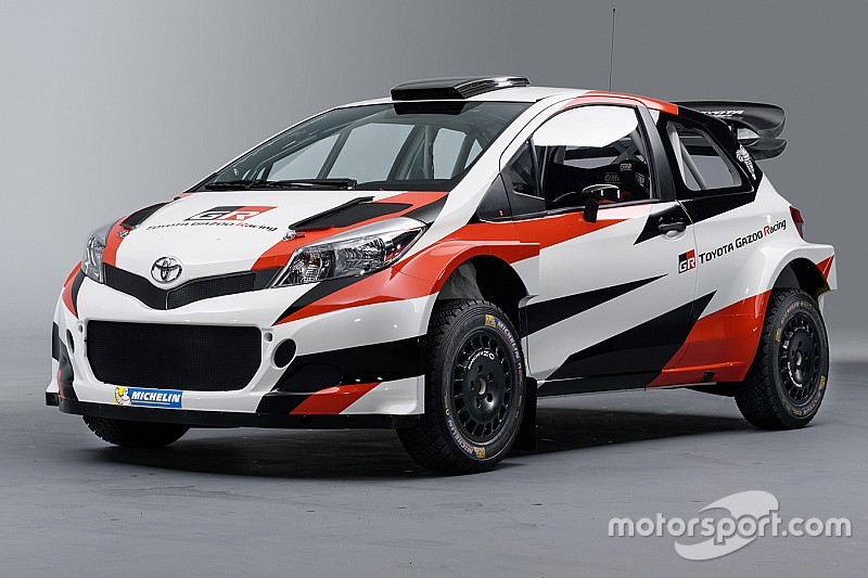 Tommi Makinen al volante della Yaris WRC 2017 nel primo Shakedown