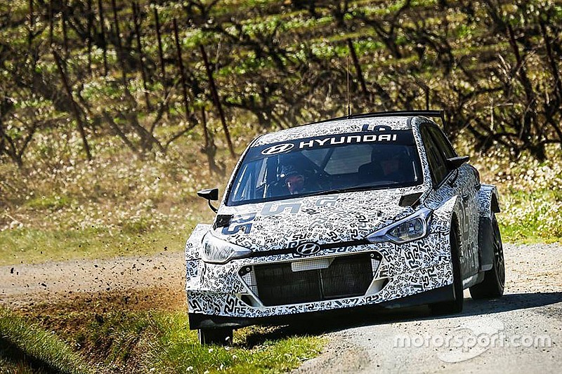 Kevin Abbring porta al debutto su asfalto la Hyundai i20 R5 N.G.