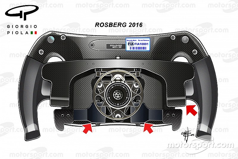 Mercedes: Rosberg mantiene i due paddle della frizione
