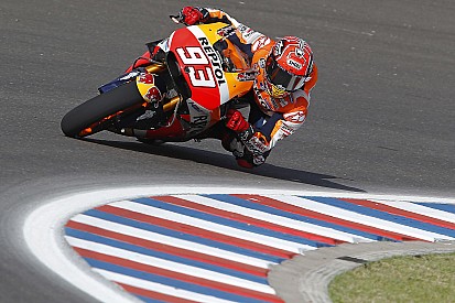 Marquez in pole in Argentina, ma le Yamaha lo pressano