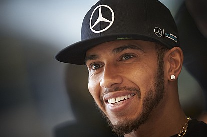 Hamilton neemt voorbeeld aan bokslegende Muhammad Ali