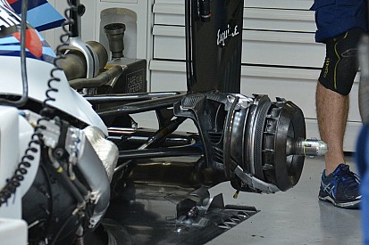 Klapbanden Williams veroorzaakt door brake ducts