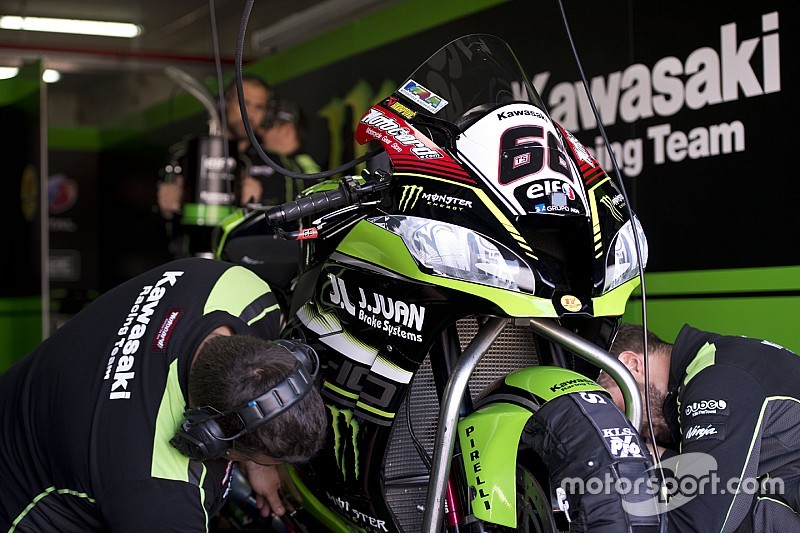 Superbike Assen: Sykes snelst in natte VT1, Van der Mark onderuit
