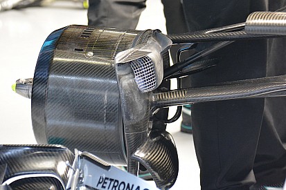 Breve análisis técnico: W07, la aleta de la toma de freno del W07