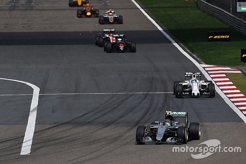 F1 overweegt brandstoflimieten voor 2017 te verhogen