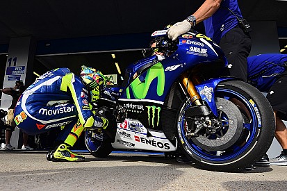 Rossi sacude Jerez con un tiempazo en la FP3