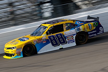 Dale Jr. vence prova com final movimentado em Richmond