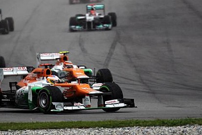 Force India pilotları puan almaktan mutlu