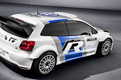 Carlos Sainz VW Polo R WRC'yi ilk kez test etti