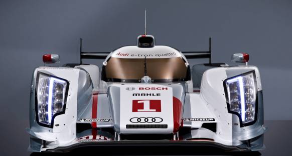 Audi yeni hybrid aracı e-tron Quattro'yu tanıttı