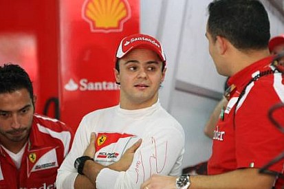 Hindistan Grand Prix 2011 Cuma 2. antrenmanlar - Günü Massa lider tamamladı