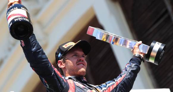 Vettel yoluna aynen devam ediyor