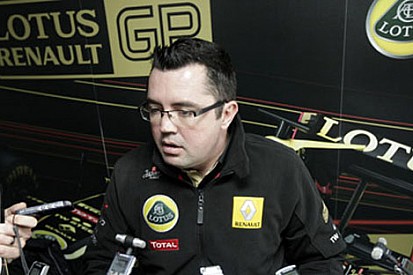 Renault yeni podyum finişler bekliyor