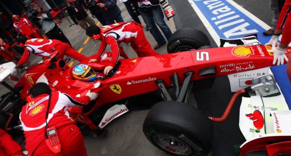 Alonso: Ferrari'nin açık bir stratejisi olmayacak