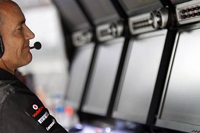 Whitmarsh, Pirelli lastiklerini savundu