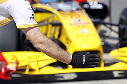 Boullier takım patronu olarak devam edecek