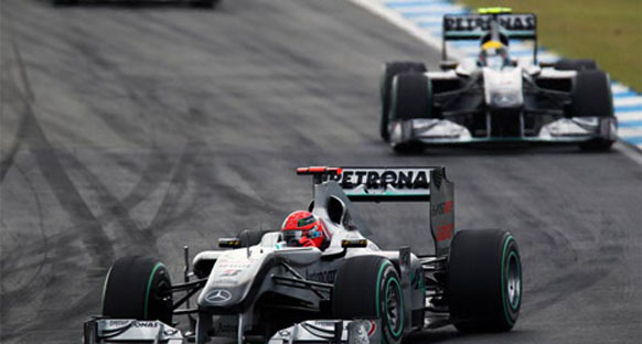 Moss'dan Schumi'ye sahte şampiyon iması