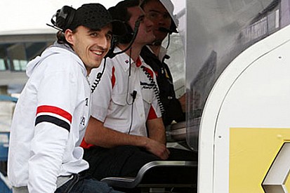 Kubica geleceği konusunda hala kararsız