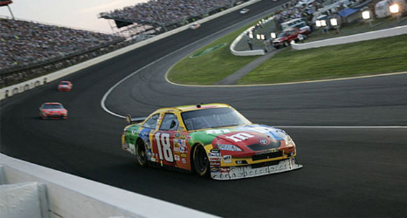Yine Kyle Busch!