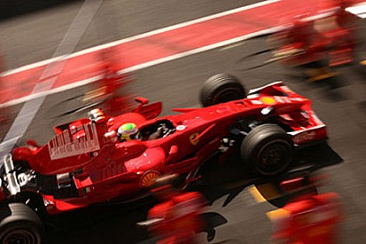 Ferrari'nin ayakları yere basıyor
