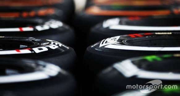 Mercedes pilotları Çin GP'si için farklı lastikleri tercih etti
