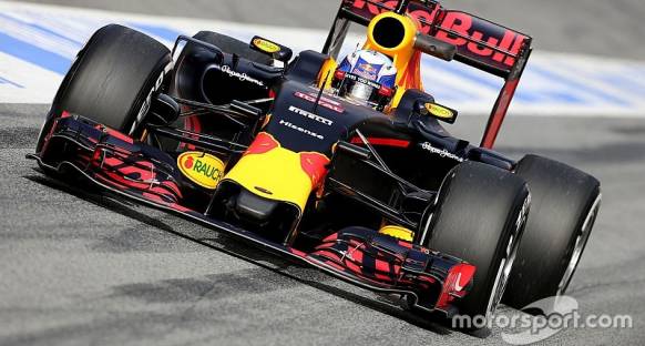 Riccardo 'Renault motoru hala aynı hissettiriyor'