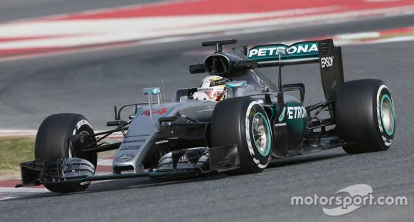 Mercedes 'sıradışı' parçaları test etmeyi planlıyor