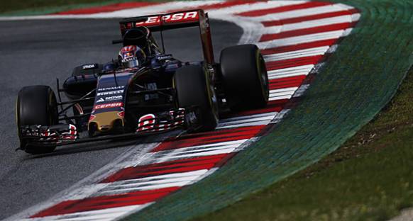 Verstappen düşük güce sahip motor sayesinde o geçişleri yapmış