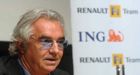 Briatore'a göre Renault takımı toptan değişime gitmeli