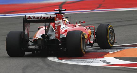 Vettel ve Raikkonen Motor Cezası Alacak