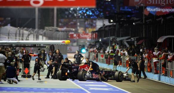 Singapur GP Cuma Antrenmanları 2. Seans Canlı Yayın