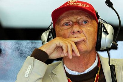 Lauda: Rosberg geri döndü
