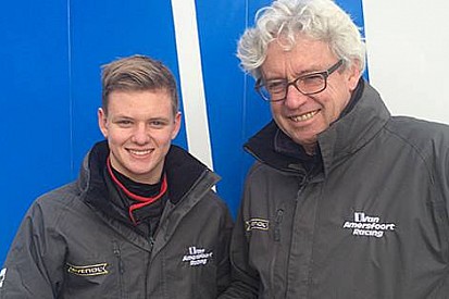 Schumacher'in oğlu Formula 4'te yarışacak