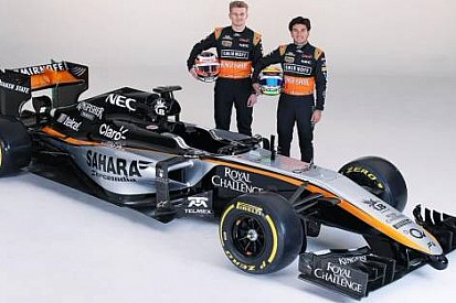 Force India, yeni renk düzenine sahip aracını tanıttı