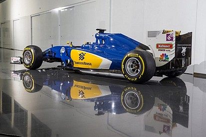 Sauber представила ліврею машини 2016 року