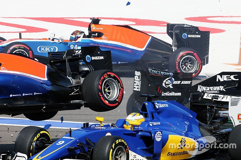 Galería: El accidente en la arrancada del GP de Rusia