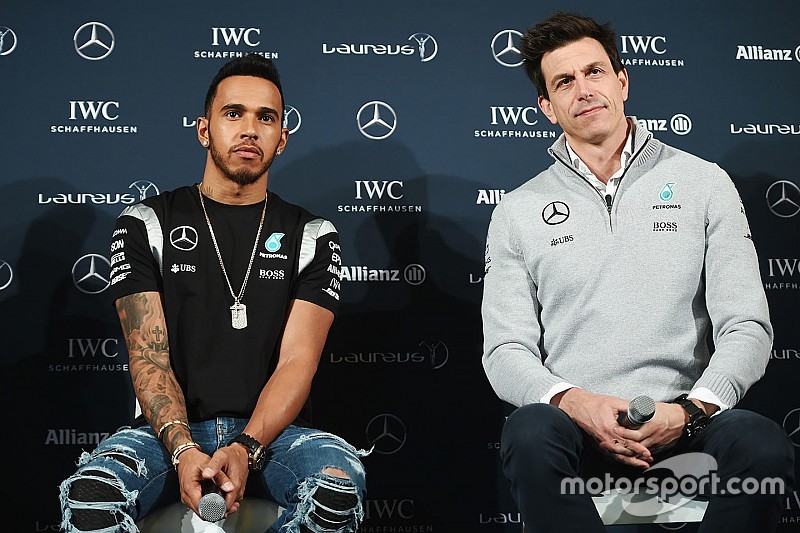 Mercedes califica como