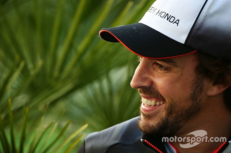 Fernando Alonso muestra sus dotes como
