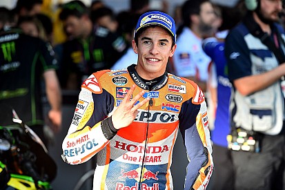 Video: Tiergeräusche, Chattering, Wheelies – So erklären sich die MotoGP-Stars