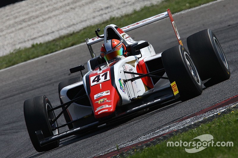 Raúl Guzmán gana la carrera 2 en Adria en la F4