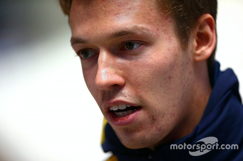 Квят прошел процедуру подгонки сиденья в Toro Rosso