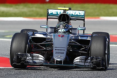 Susto y mejor tiempo para Rosberg en el FP3